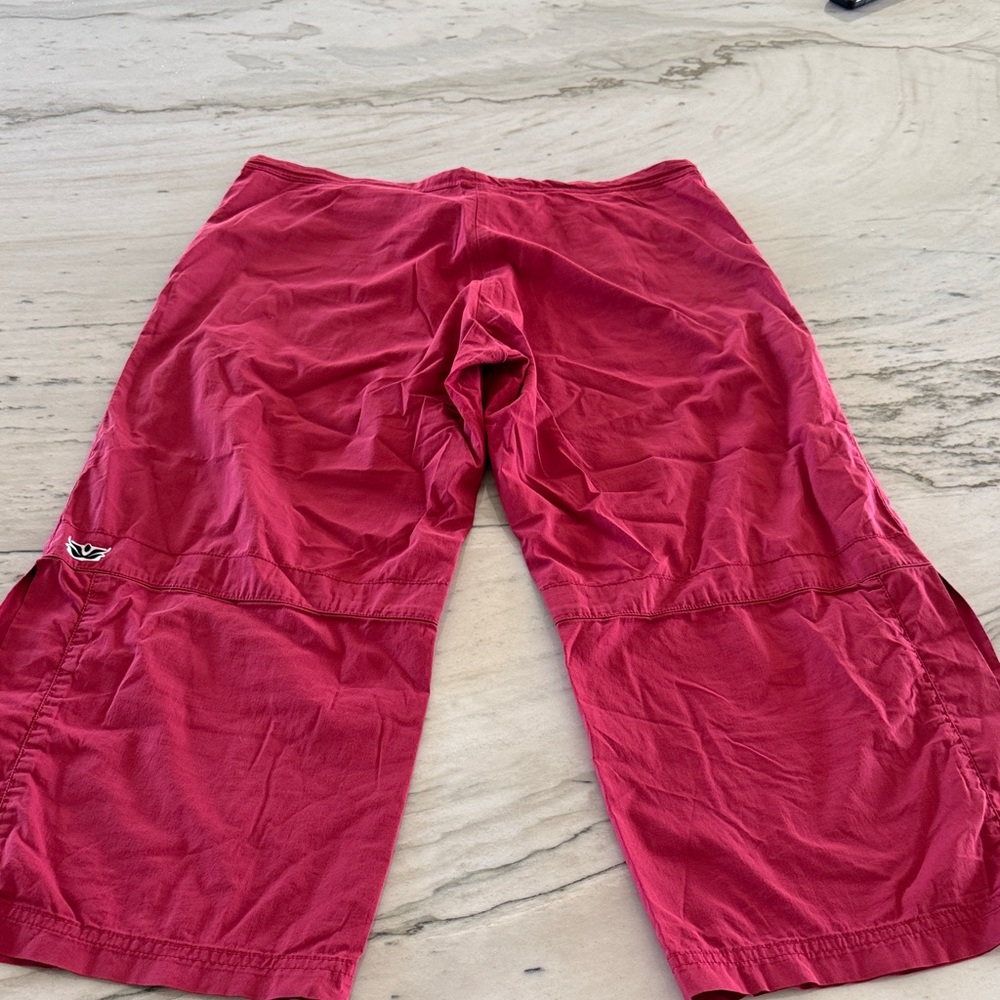 Women's Red Split Hem Capris - Picture 4 of 5
